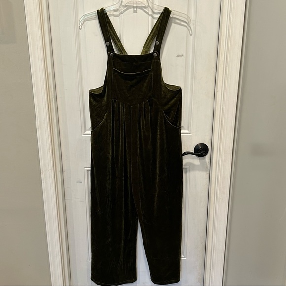 Women’s Velvet Green Bib Overalls, Straight leg, Size Small - Picture 1 of 7